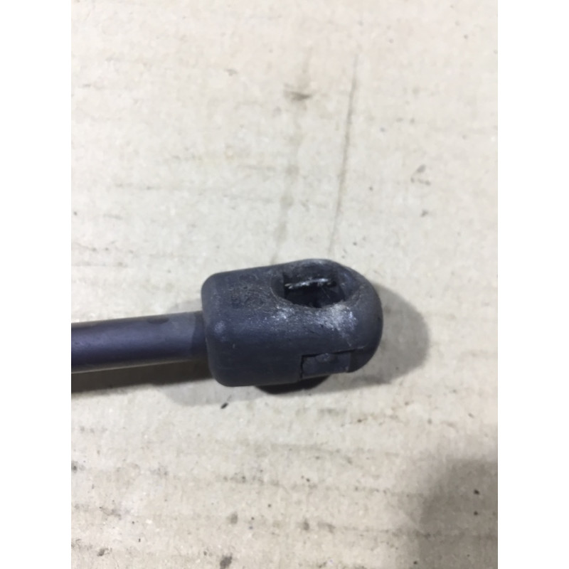 Амортизатор багажника (кузов и элементы) Opel Vectra C 2.2 Z22YH 176608