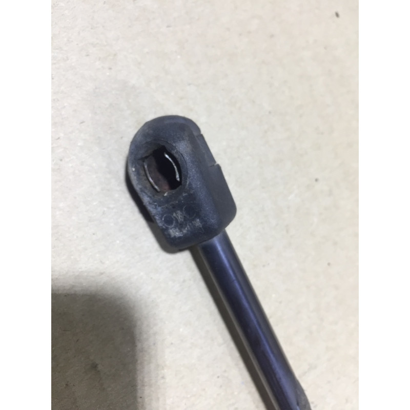 Амортизатор багажника (кузов и элементы) Opel Vectra C 2.2 Z22YH 176608