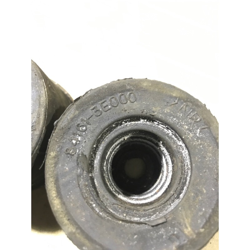 Подушка рамы кузова (трансмиссия) KIA Sorento BL 2005 2.5 CRDI 841613E000