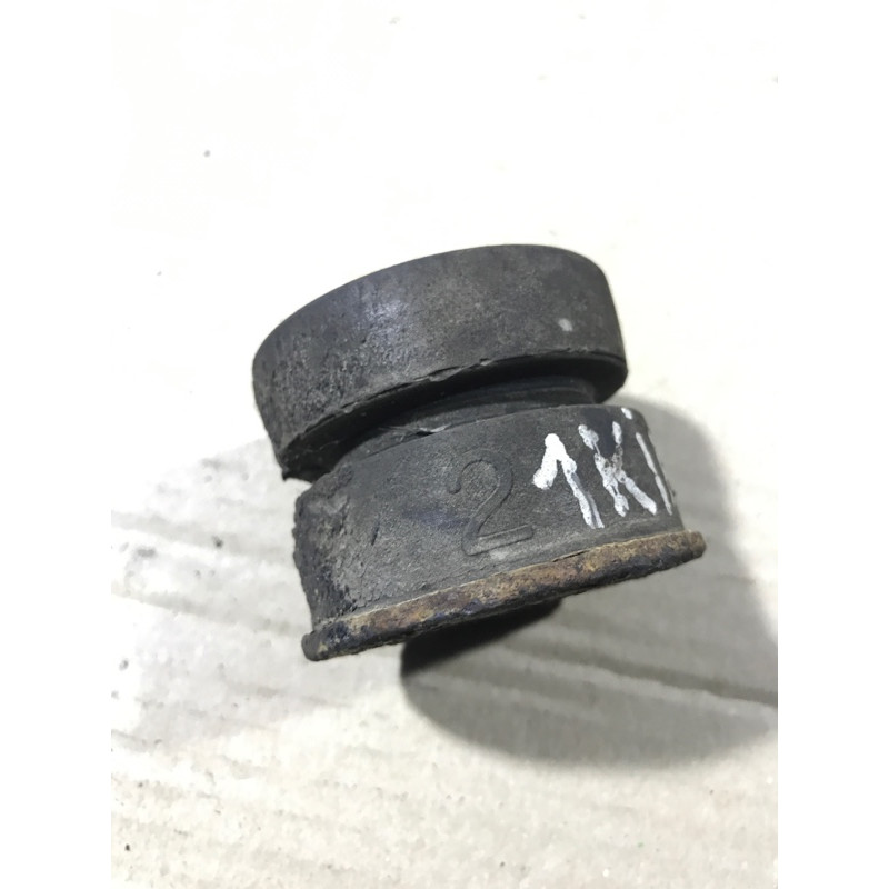 Подушка рамы кузова (трансмиссия) KIA Sorento BL 2005 2.5 CRDI 841633E000