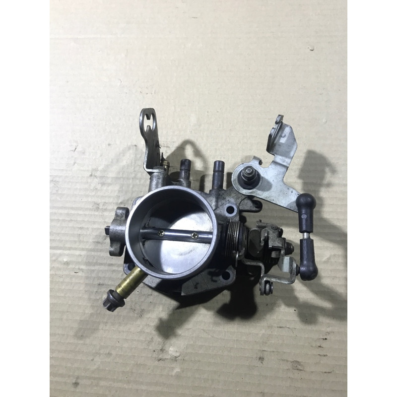 Дросельна заслонка (електрика двигуна) BMW 3-series E36 13541748096