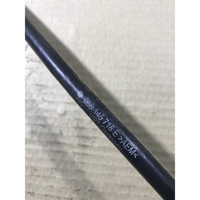 Патрубок (система охлаждения) AUDI A4 B6 2003 1.8 BFB 06B145718E