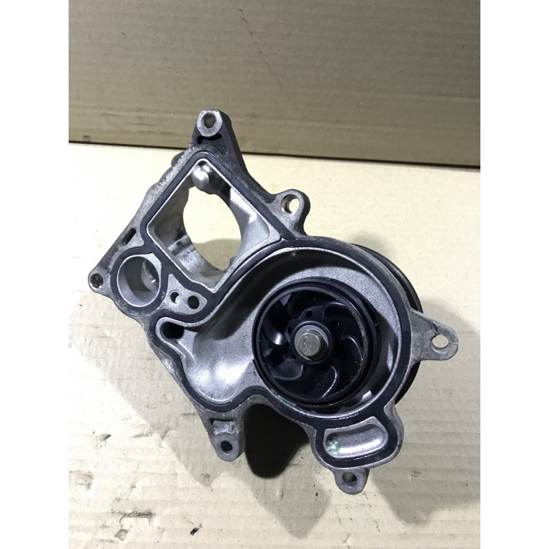 Помпа (система охлаждения) BMW 3-series F30 2013 N47D20 11 51 7 810 833