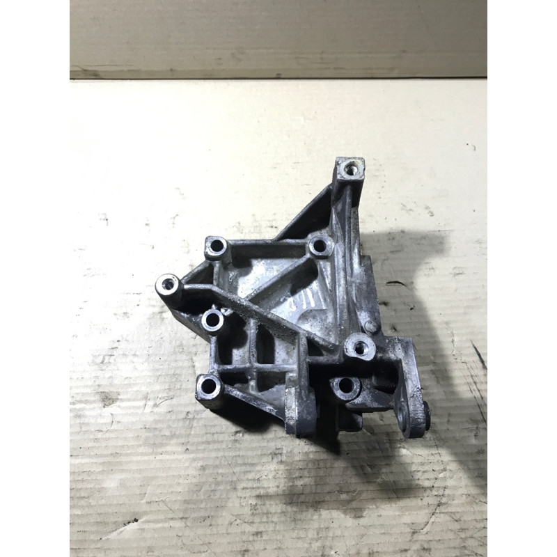 Кронштейн (двигатель и элементы) LAND ROVER FREELANDER L314 1999 1.8B