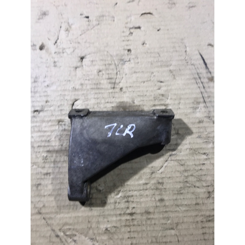 Кронштейн (двигатель и элементы) LAND ROVER FREELANDER L314 1999 1.8B YLU102220