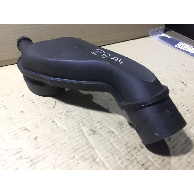 Патрубок (система охлаждения) AUDI A4 B6 2.4BDV 078133356AC