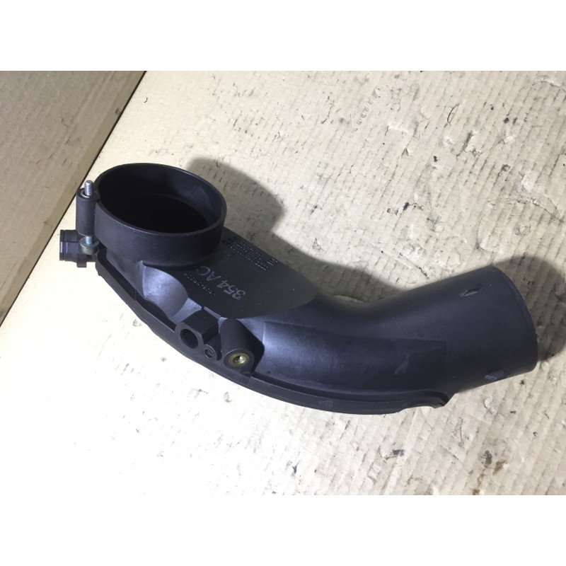 Патрубок (система охлаждения) AUDI A4 B6 2.4BDV 078133356AC