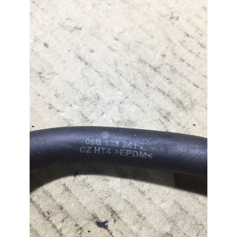 Патрубок (система охлаждения) AUDI A4 B6 2003 2.0 ALT 06B133241L