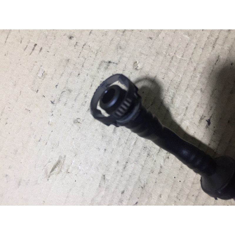 Патрубок (система охлаждения) AUDI A4 B6 2.4BDV 8E0611331BB