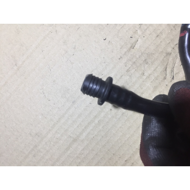 Патрубок (система охлаждения) AUDI A4 B6 2.4BDV 8E0611331BB