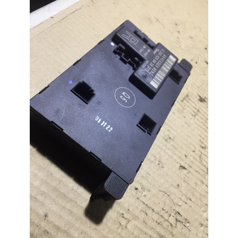 Блок управления дверьми (электрика / блок управления) Mercedes-Benz C-class W203 1.8 M111.951 2038206426