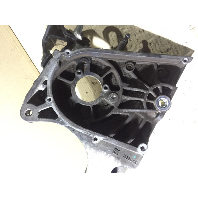 Кронштейн генератора (кронштейны двигателя) Opel Insignia A 2010 2.0 DTH 55566003