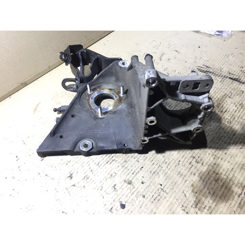 Кронштейн генератора (кронштейны двигателя) Opel Insignia A 2010 2.0 DTH 55566003