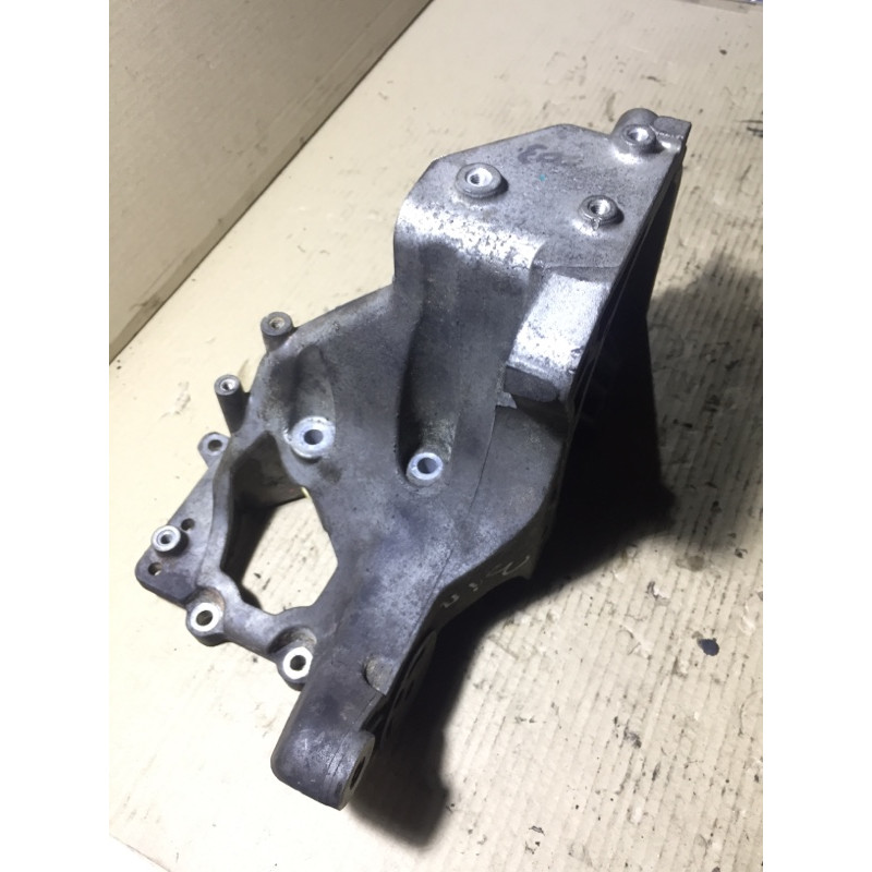 Кронштейн генератора (кронштейны двигателя) Opel Insignia A 2009 2.0 DTH 55566003