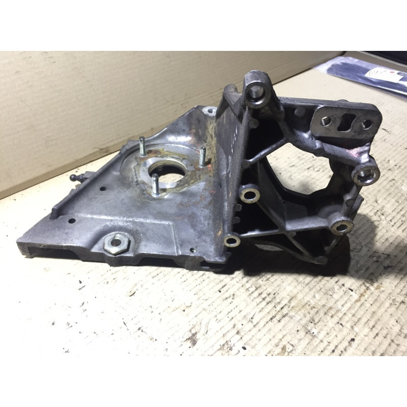 Кронштейн генератора (кронштейны двигателя) Opel Insignia A 2009 2.0 DTH 55566003