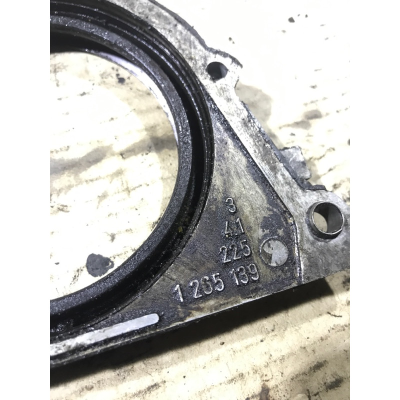 Кришка двигуна (двигун та елементи) BMW 5-series E34 11141438715