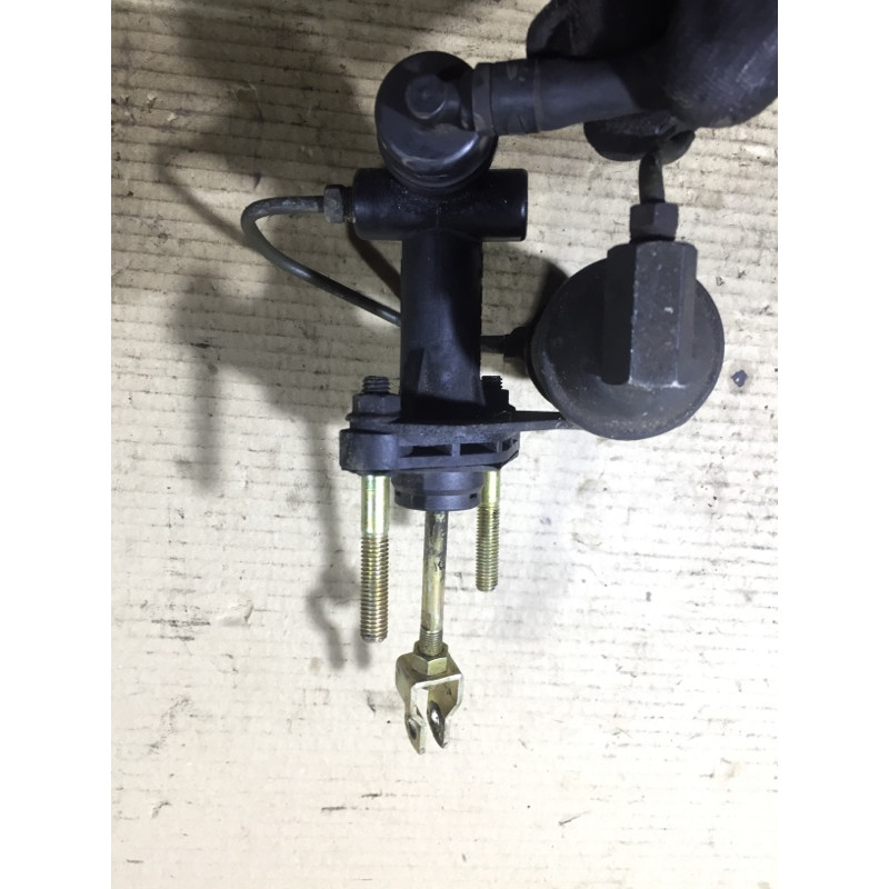 Главный цилиндр сцепления (трансмиссия) KIA Sorento BL 2005 2.5 CRDI