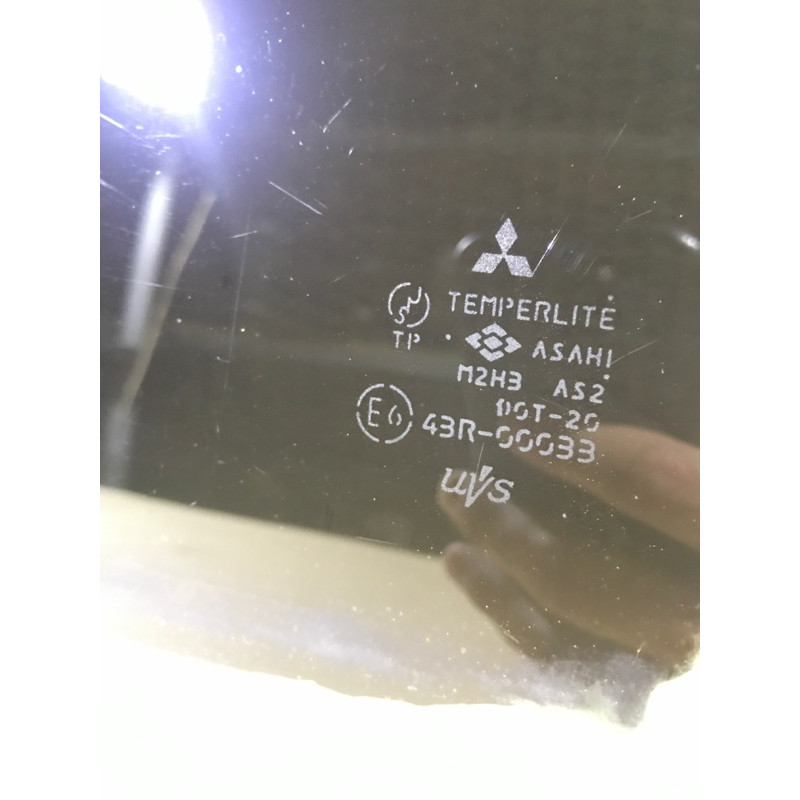 Стекло (кузов и элементы) Mitsubishi Galant 8 2.4GDI MR415141