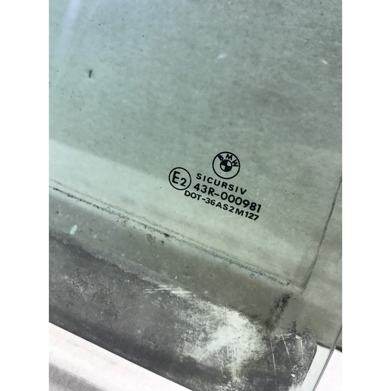 Скло (кузов і елементи) BMW 5-series E34 51348120108