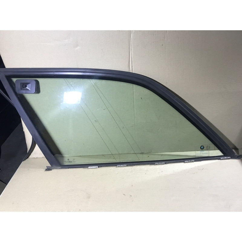 Скло (кузов і елементи) BMW 5-series E34 51368172445