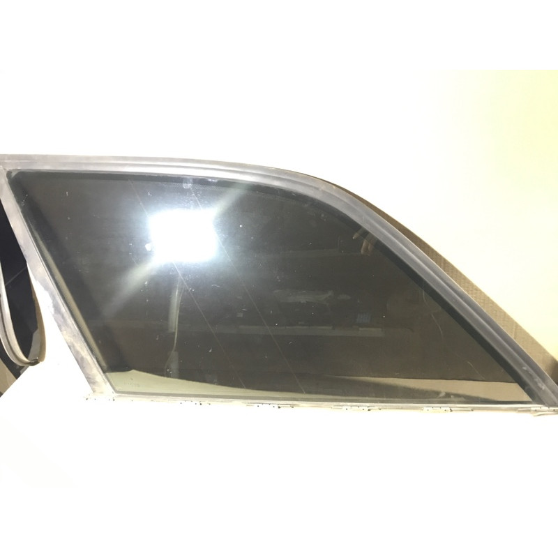 Стекло (кузов и элементы) BMW 5-series E34 51368172445