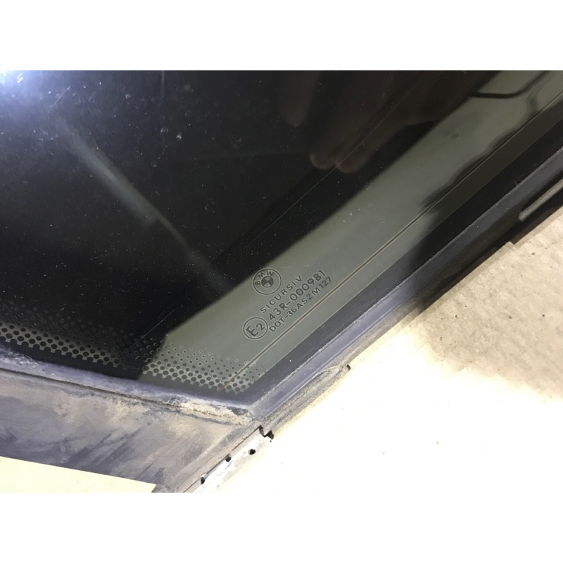 Стекло (кузов и элементы) BMW 5-series E34 51368172445