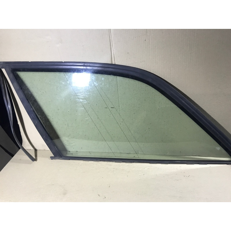 Стекло (кузов и элементы) BMW 5-series E34 51368172445