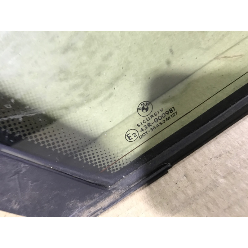 Стекло (кузов и элементы) BMW 5-series E34 51368172445