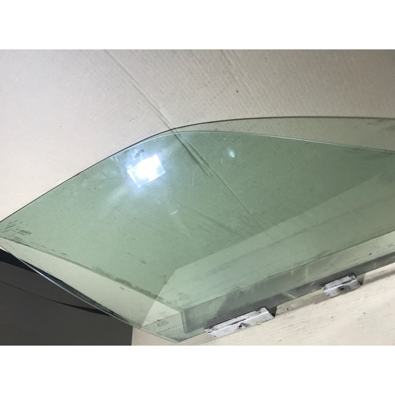 Стекло (кузов и элементы) BMW 5-series E34 51321944084