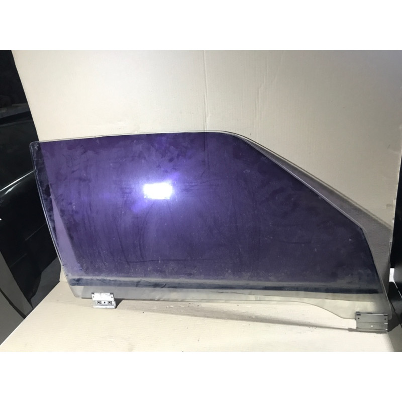 Стекло (кузов и элементы) BMW 3-series E30