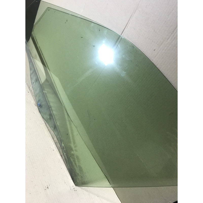 Стекло (кузов и элементы) Mitsubishi Galant 8 2.4GDI MR415137