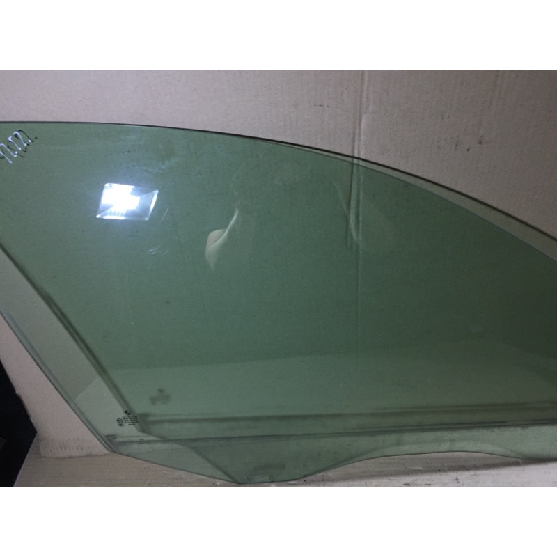 Стекло (кузов и элементы) BMW 5-series E60 2004 M54B22 51337110634