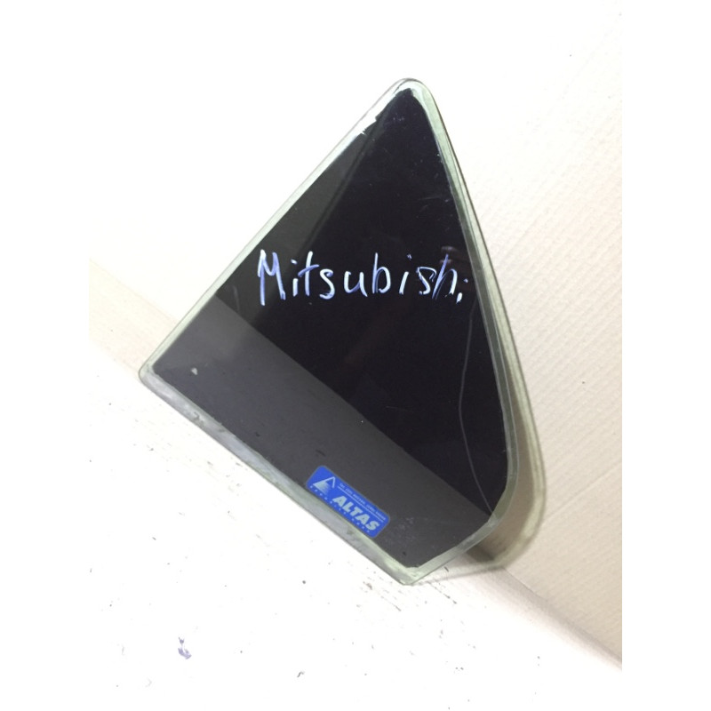 Стекло (кузов и элементы) Mitsubishi Galant 8 2.4GDI MR415145