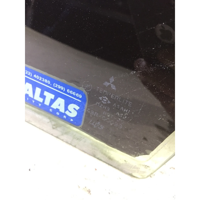 Стекло (кузов и элементы) Mitsubishi Galant 8 2.4GDI MR415145