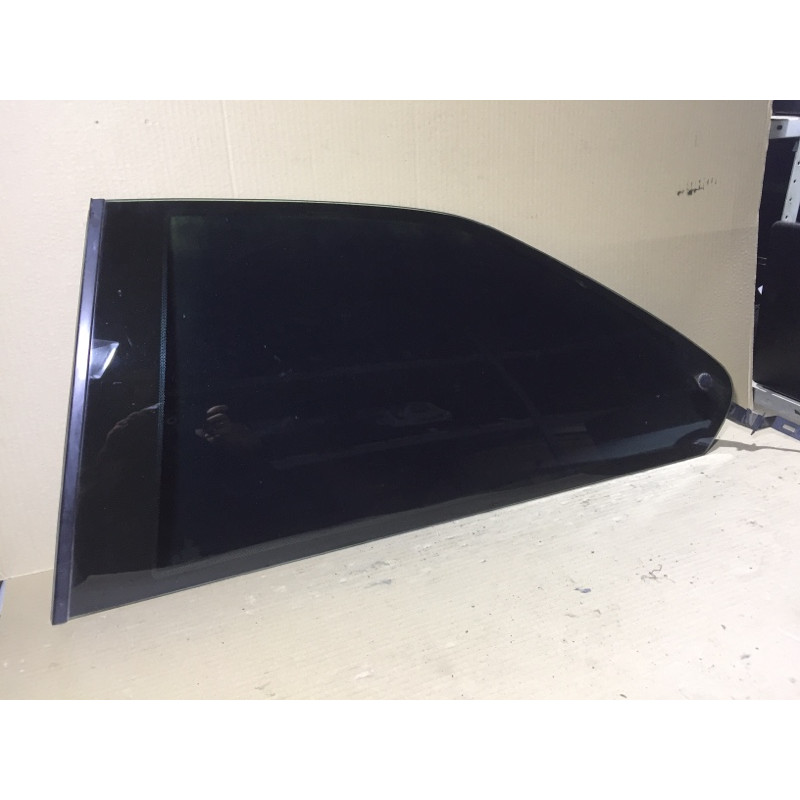 Форточка кузова (стекла и зеркала) BMW 3-series E36 51368119077