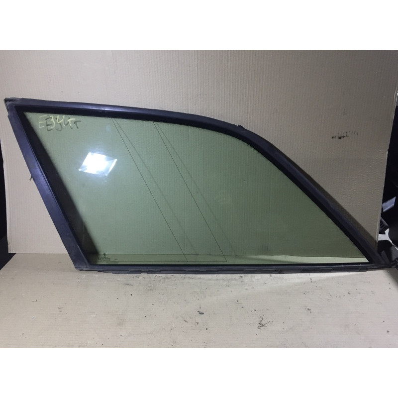 Стекло (кузов и элементы) BMW 5-series E34 51368172445