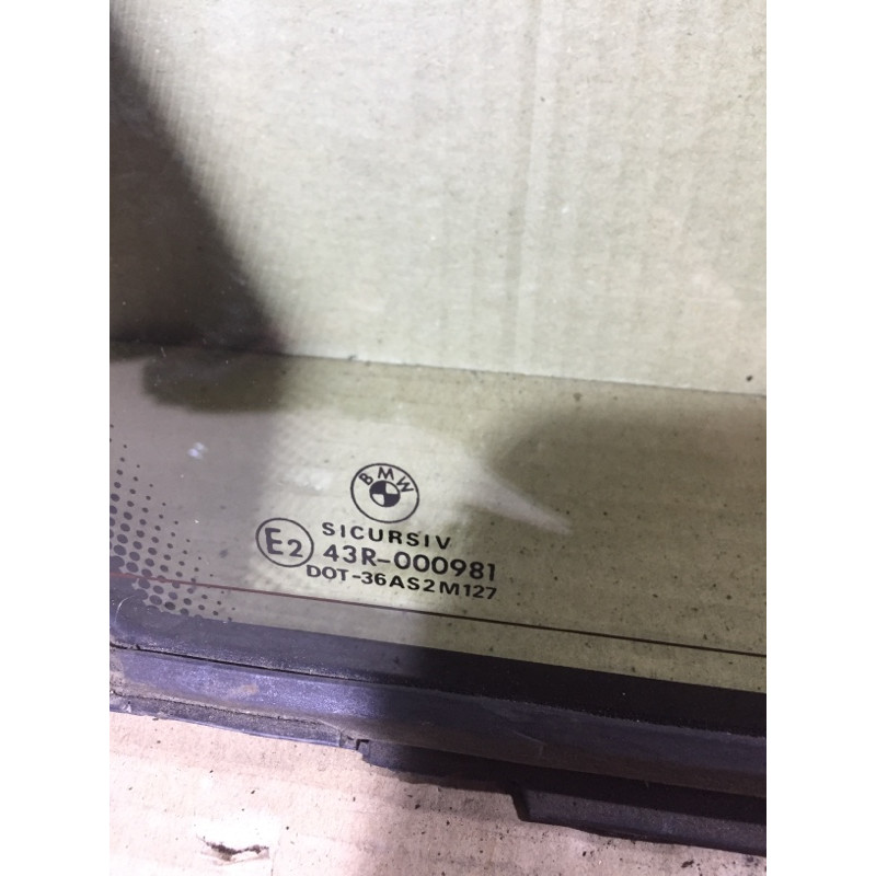 Стекло (кузов и элементы) BMW 5-series E34 51368172445