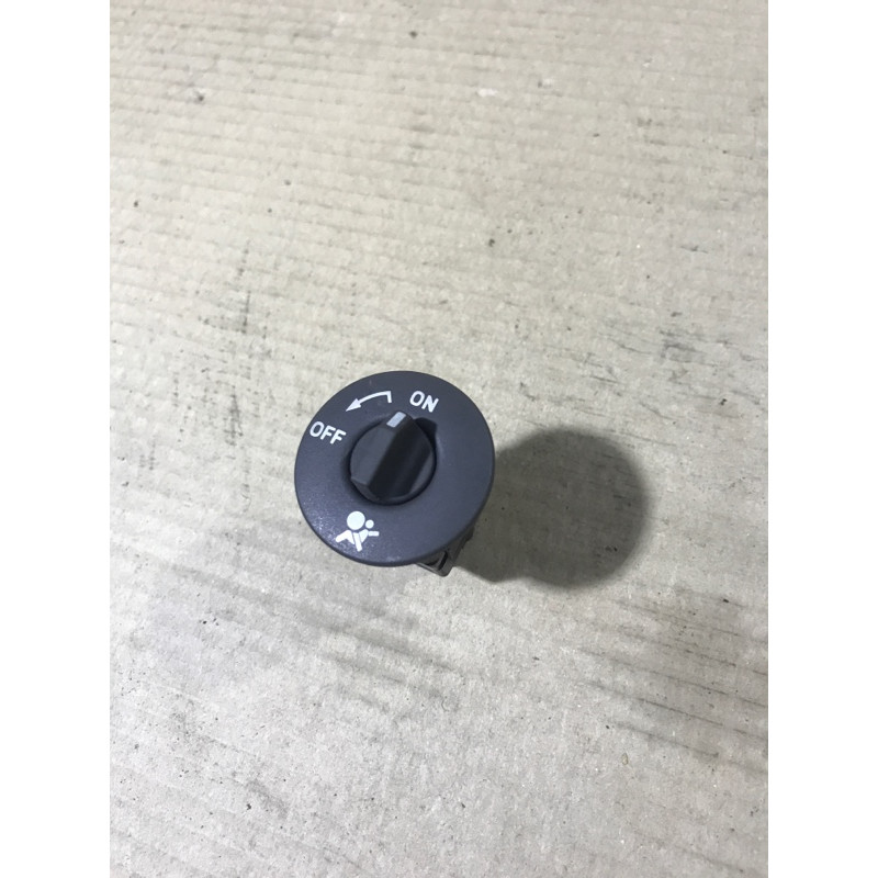 Кнопка AirBag (электрика / кнопки) Renault Megane 2 2004 1.9 DCI 8200169589