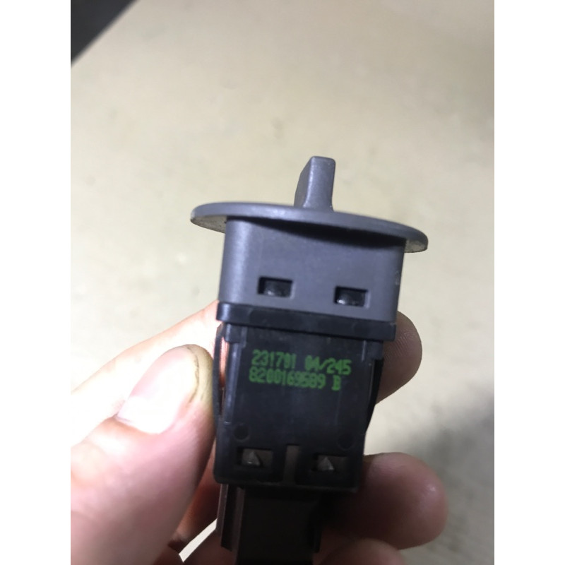 Кнопка AirBag (электрика / кнопки) Renault Megane 2 2004 1.9 DCI 8200169589