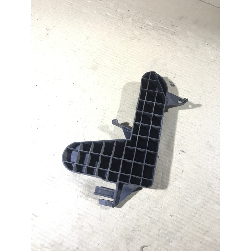 Кронштейн стекла (кузов и элементы) Renault Megane 2 2004 1.9 DCI 8200197143