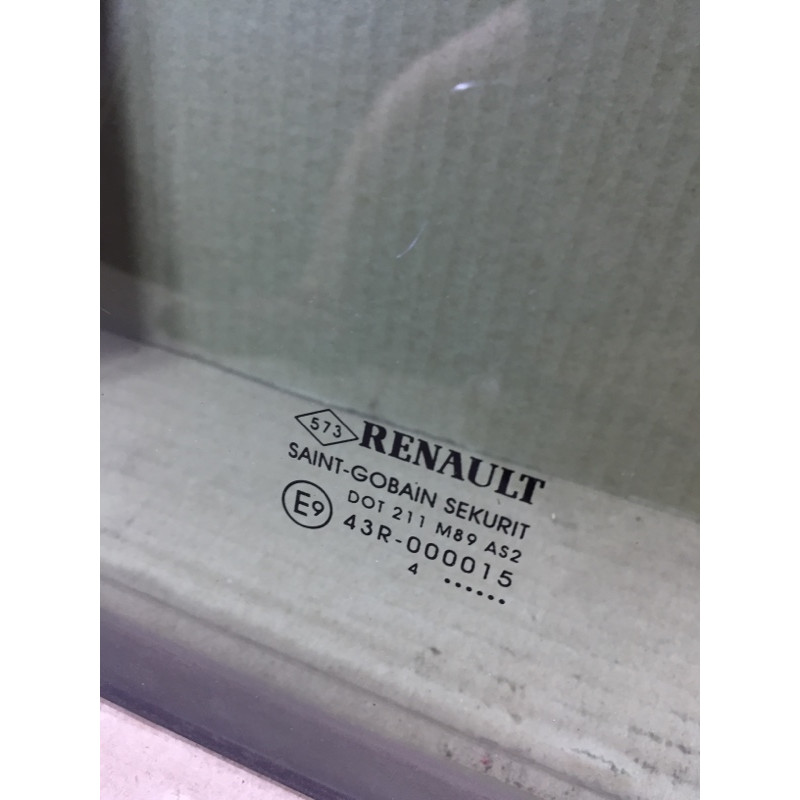 Стекло (кузов и элементы) Renault Megane 2 2004 1.9 DCI 8200576689