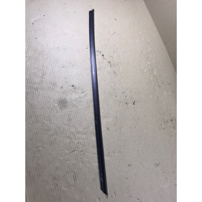 Молдинг стекла внутренний (наружные элементы кузова) BMW 7-series E32 1990 M70b50