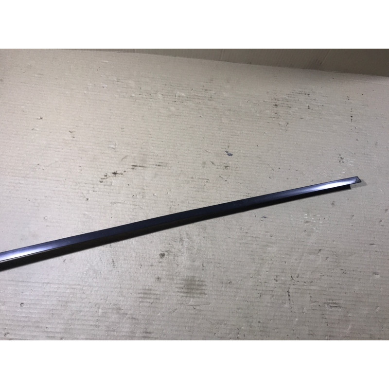 Молдинг стекла внутренний (наружные элементы кузова) BMW 7-series E32 1990 M70b50