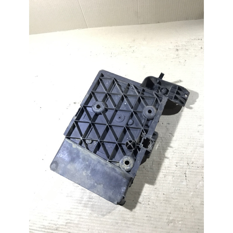 Площадка аккумулятора (кузов и элементы) Renault Megane 2 2004 1.9 DCI 8200166032
