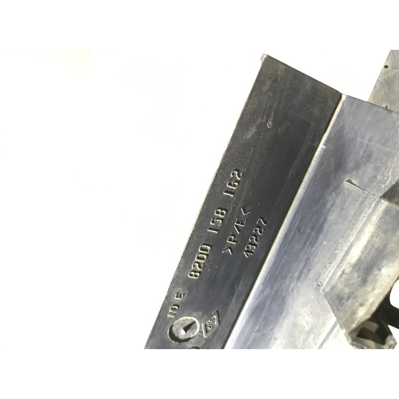 Пластик подкапотный (кузов и элементы) Renault Megane 2 2004 1.9 DCI 8200158162