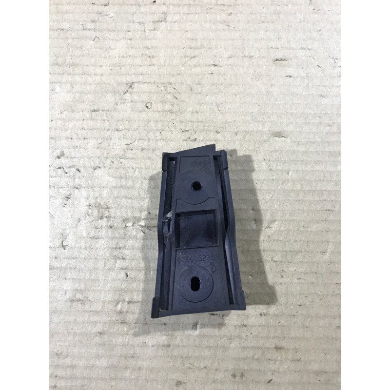 Кронштейн (двигун та елементи) Renault Megane 2 2004 1.9 DCI 8200162353