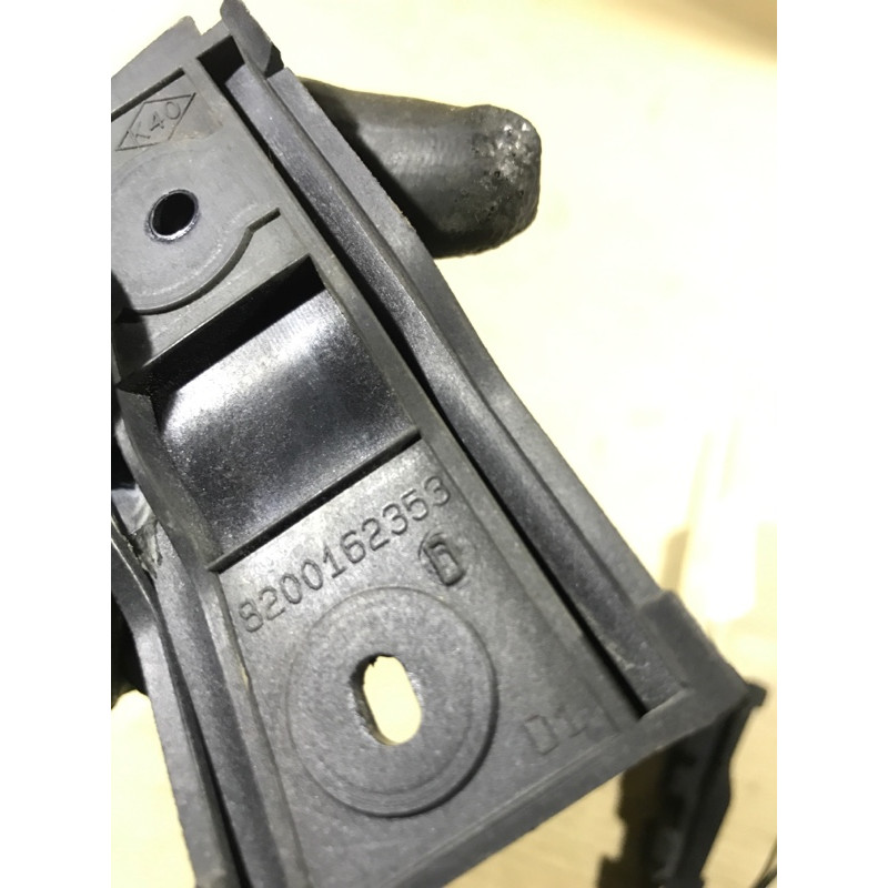 Кронштейн (двигун та елементи) Renault Megane 2 2004 1.9 DCI 8200162353