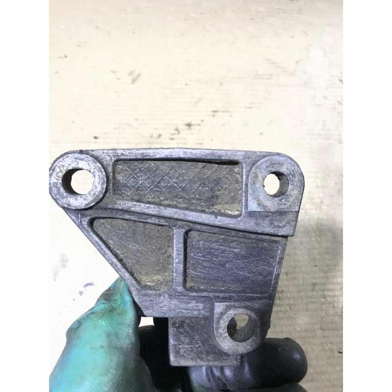 Кронштейн (двигун та елементи) Renault Megane 2 2004 1.9 DCI
