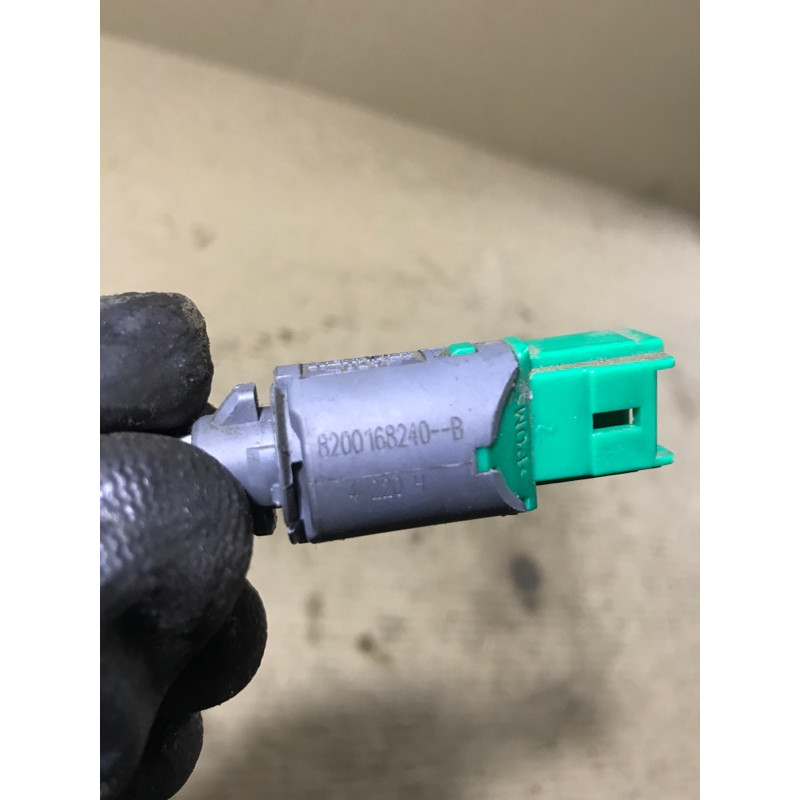 Концевик педали сцепления (электрика / датчики) Renault Megane 2 2004 1.9 DCI 8200168240