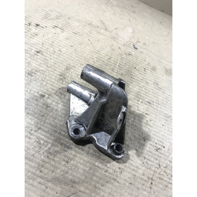 Кронштейн ТНВД (кронштейны двигателя) Renault Megane 2 2004 1.9 DCI 8200193773